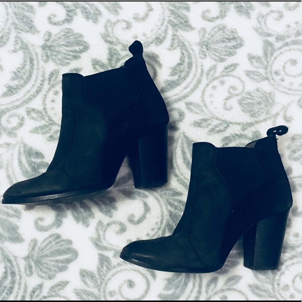Seychelles Suede Booties Size 6
